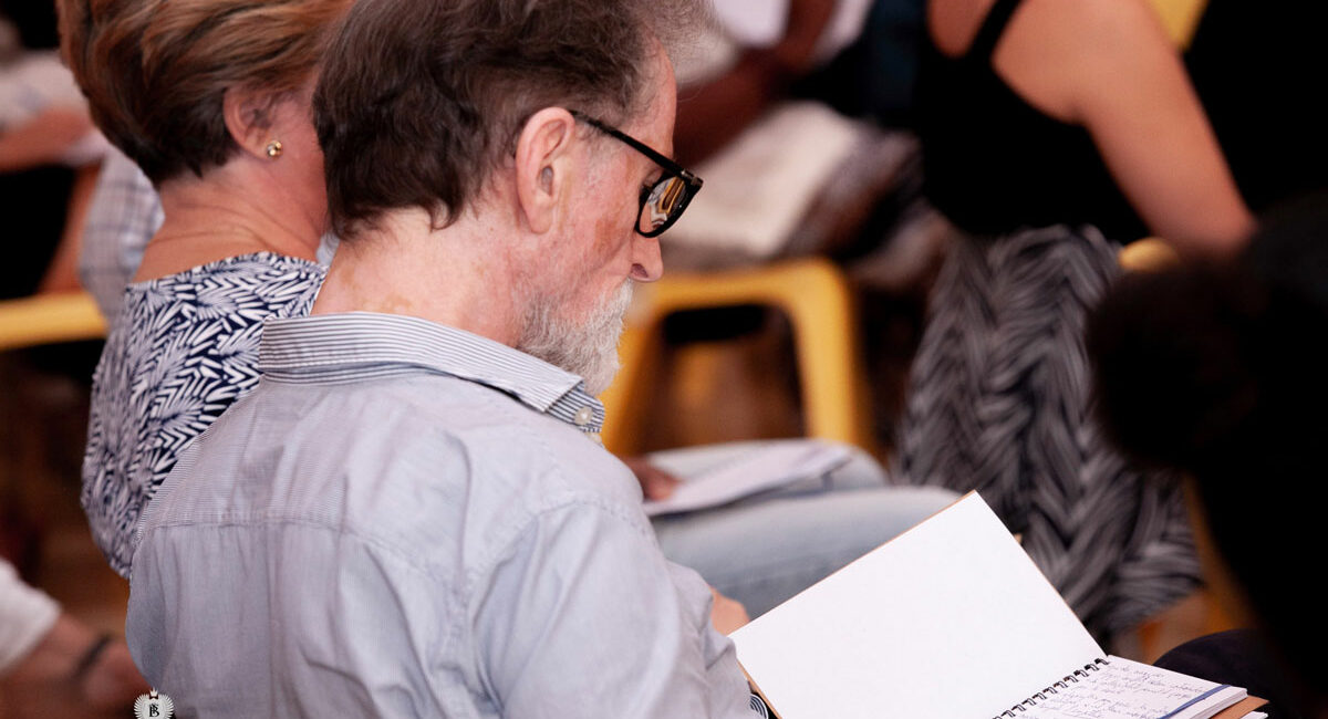 participant à un séminaire de groupe entre médecins et professionnels de la santé