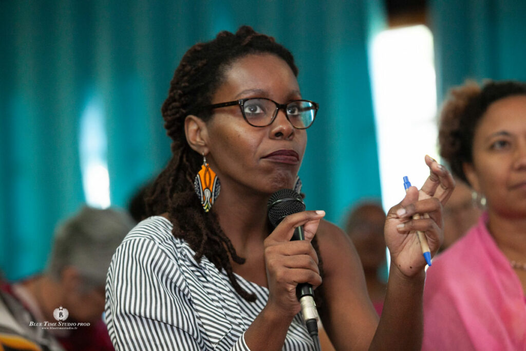 participants à un séminaire de groupe entre médecins et professionnels de la santé